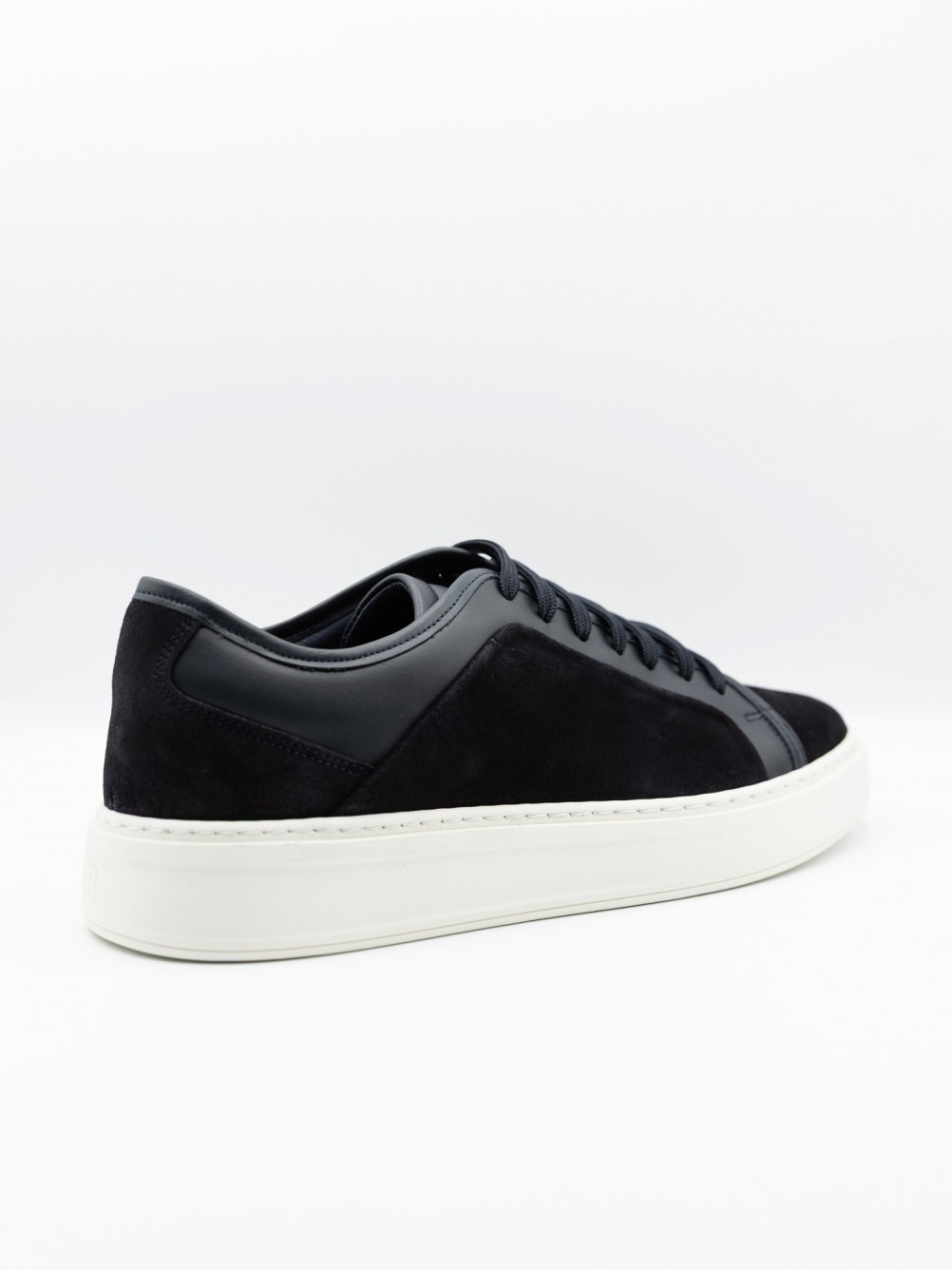 Casual mixed leather sneaker