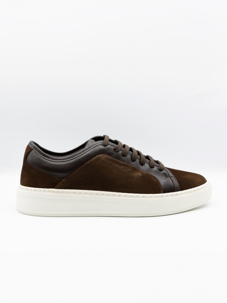 Casual mixed leather sneaker