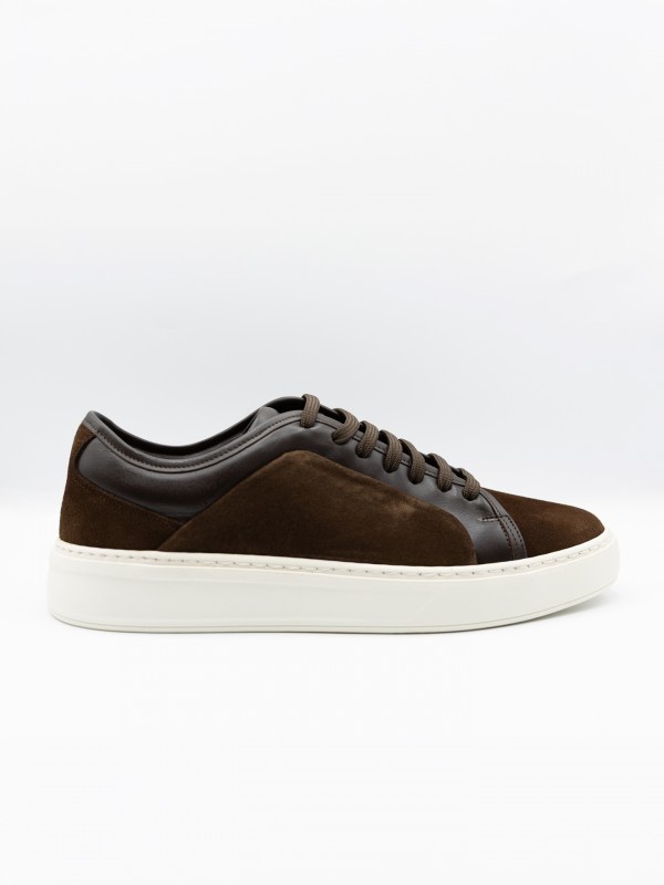 Casual mixed leather sneaker