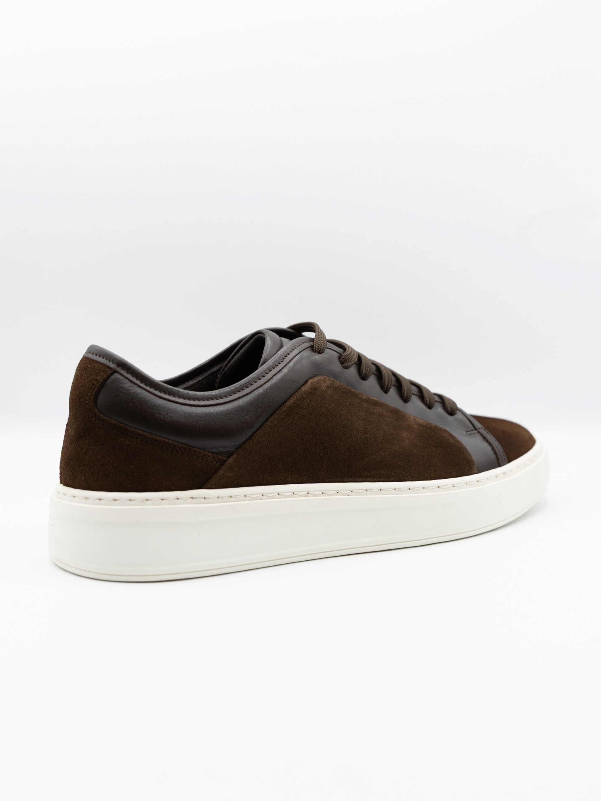 Zapatilla casual de piel combinada