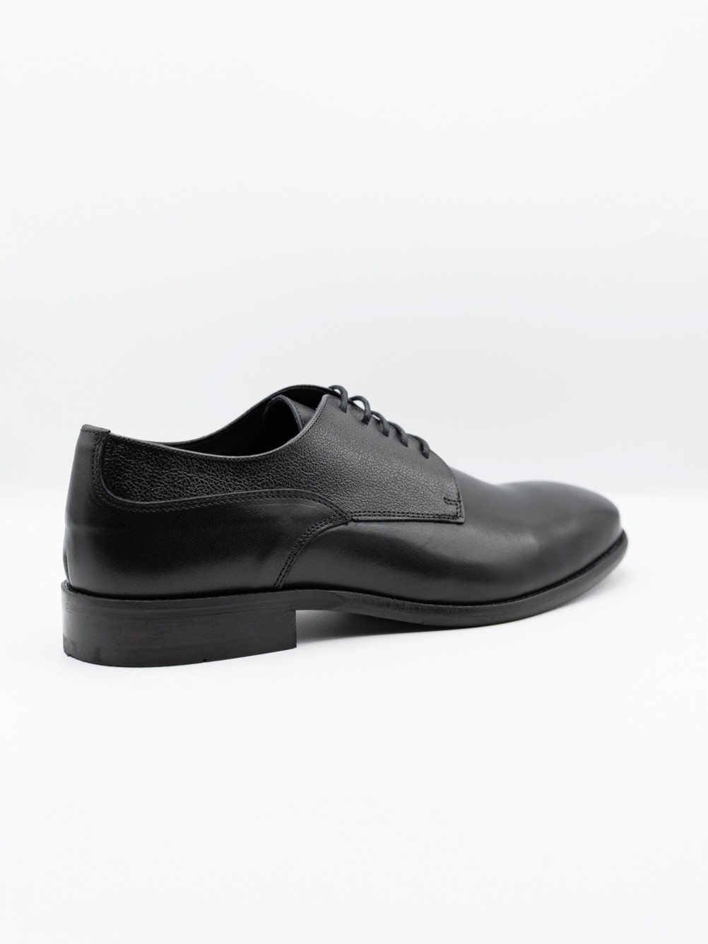 Sapato elegante de pele