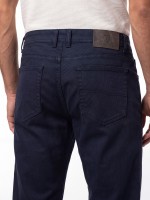 Calça regular fit em algodão estruturado Calça regular fit em algodão estruturado