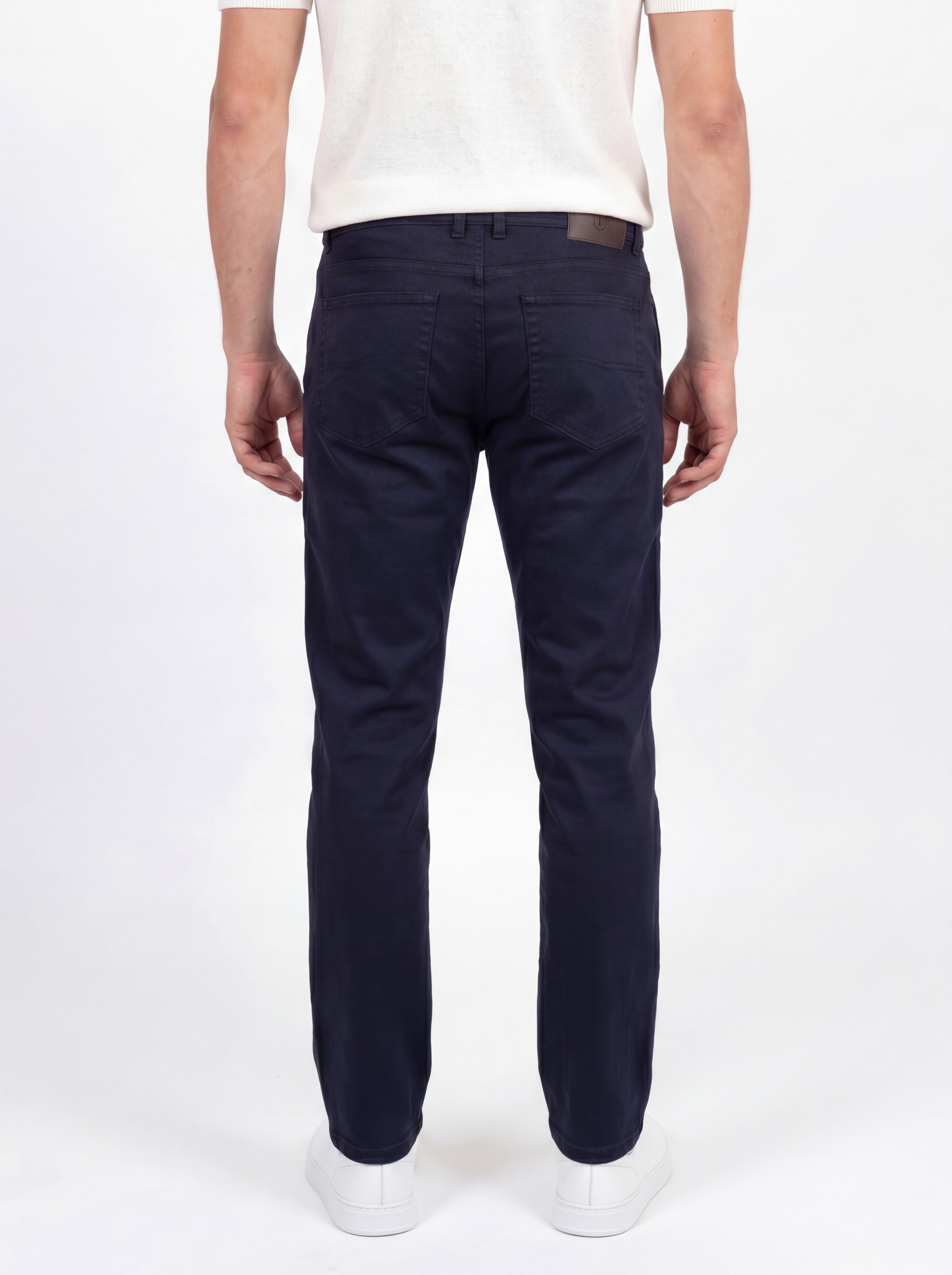 Calça regular fit em algodão estruturado