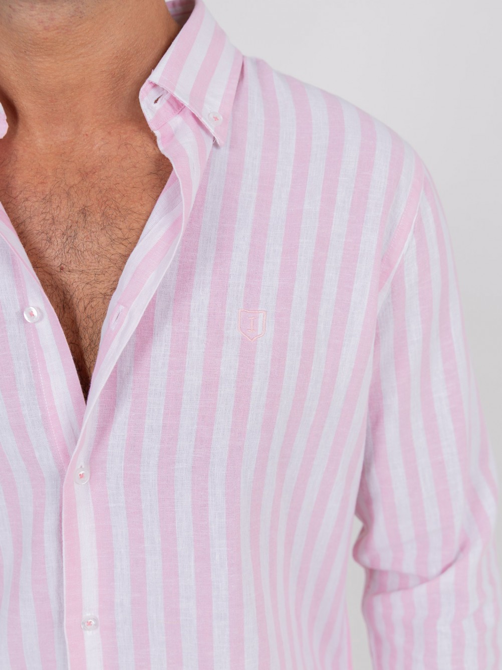 Camisa de linho e algodão padrão de risca