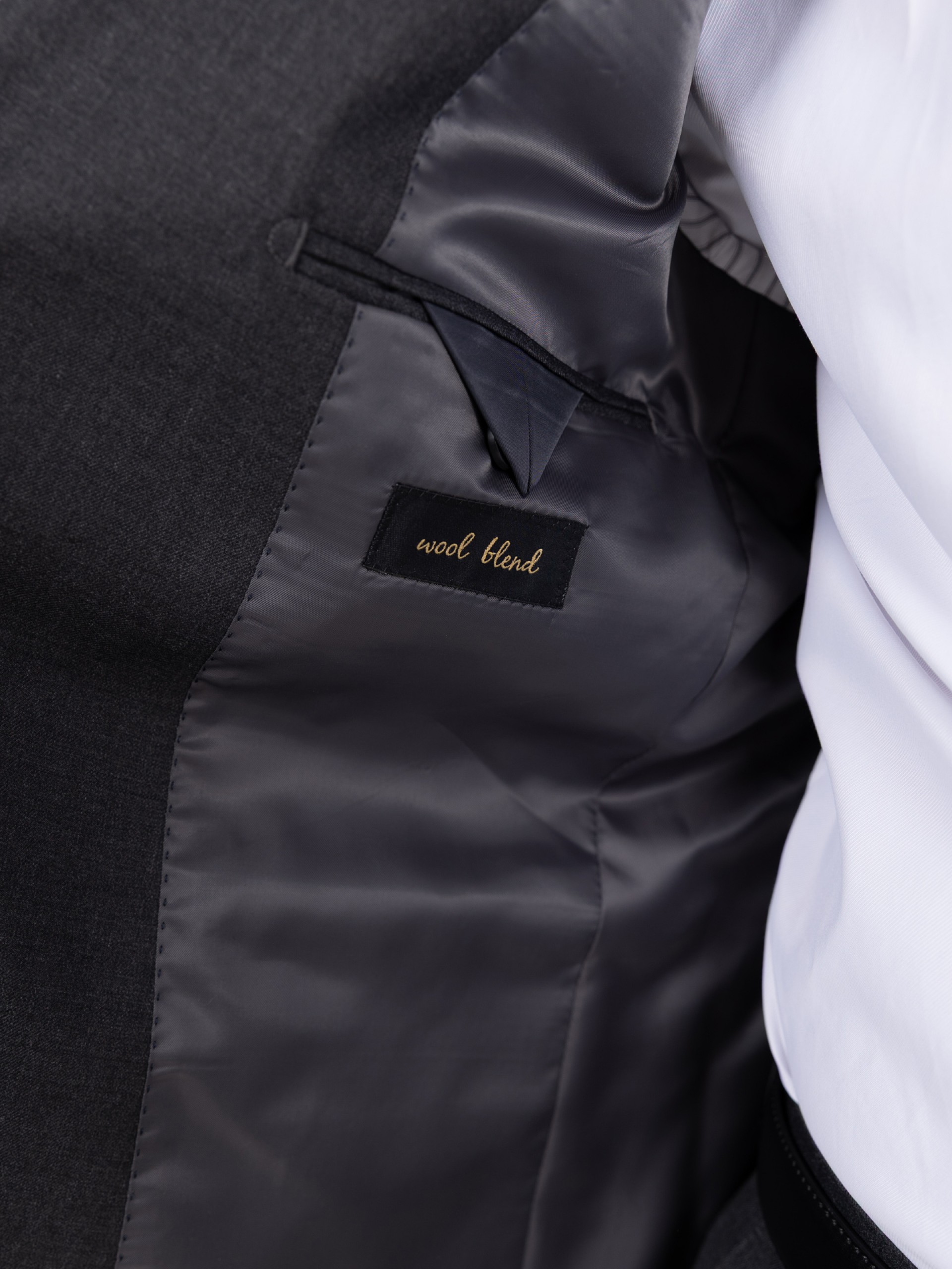 Fato liso regular fit com lã