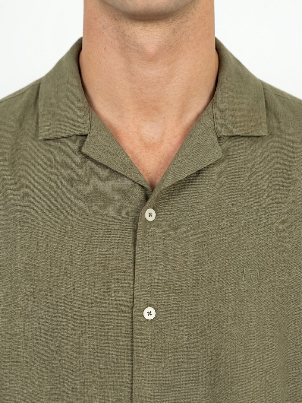 Plain linen shirt