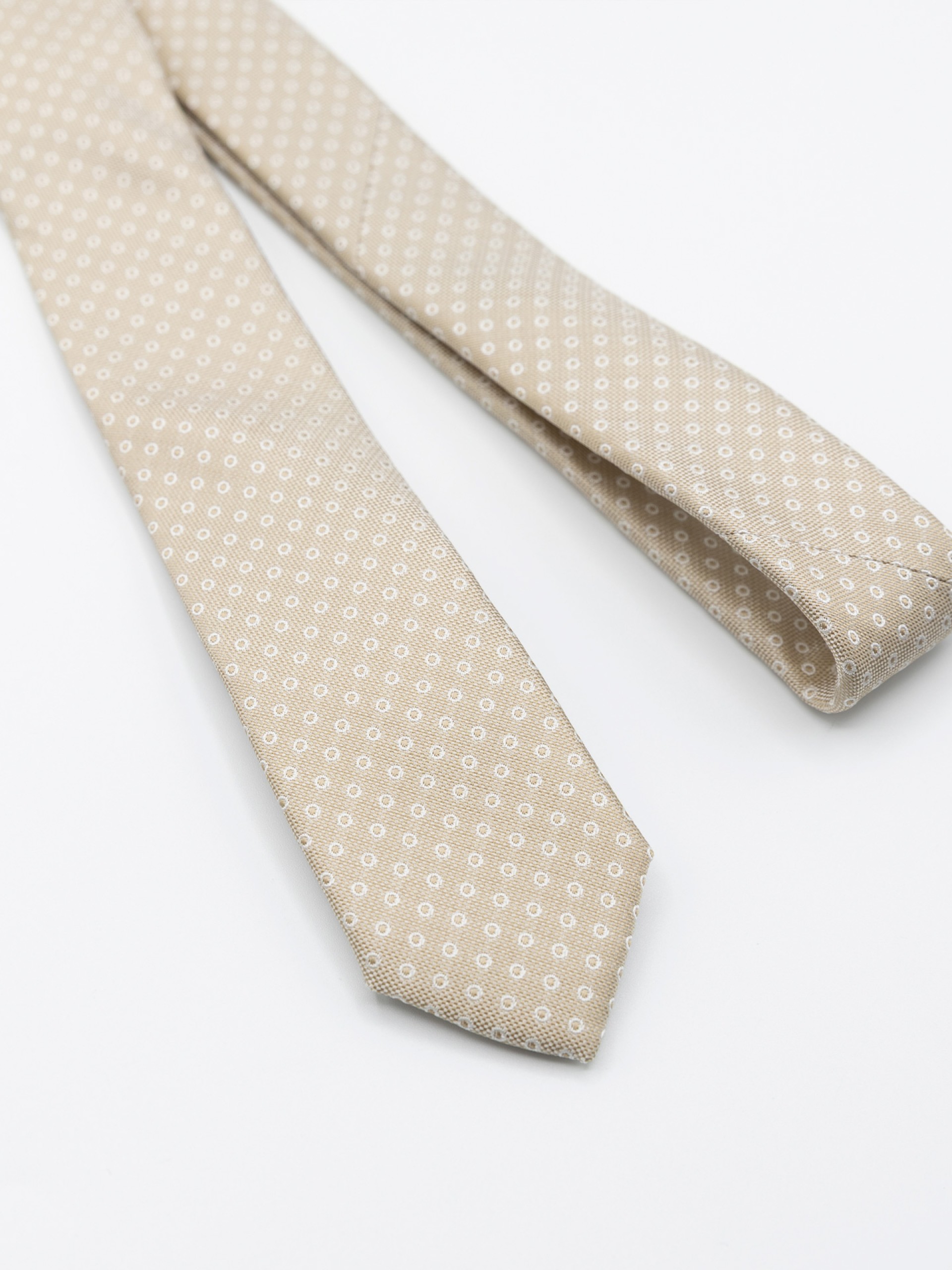Gravata fina elegante