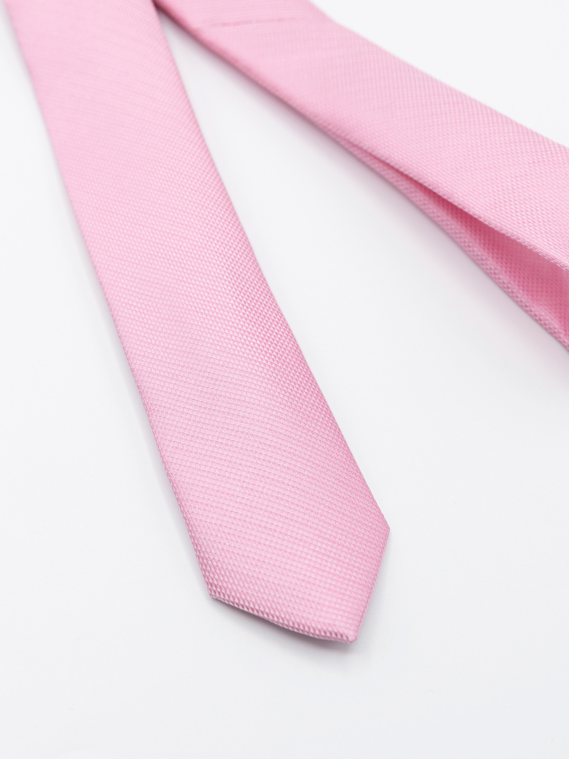 Elegant slim tie