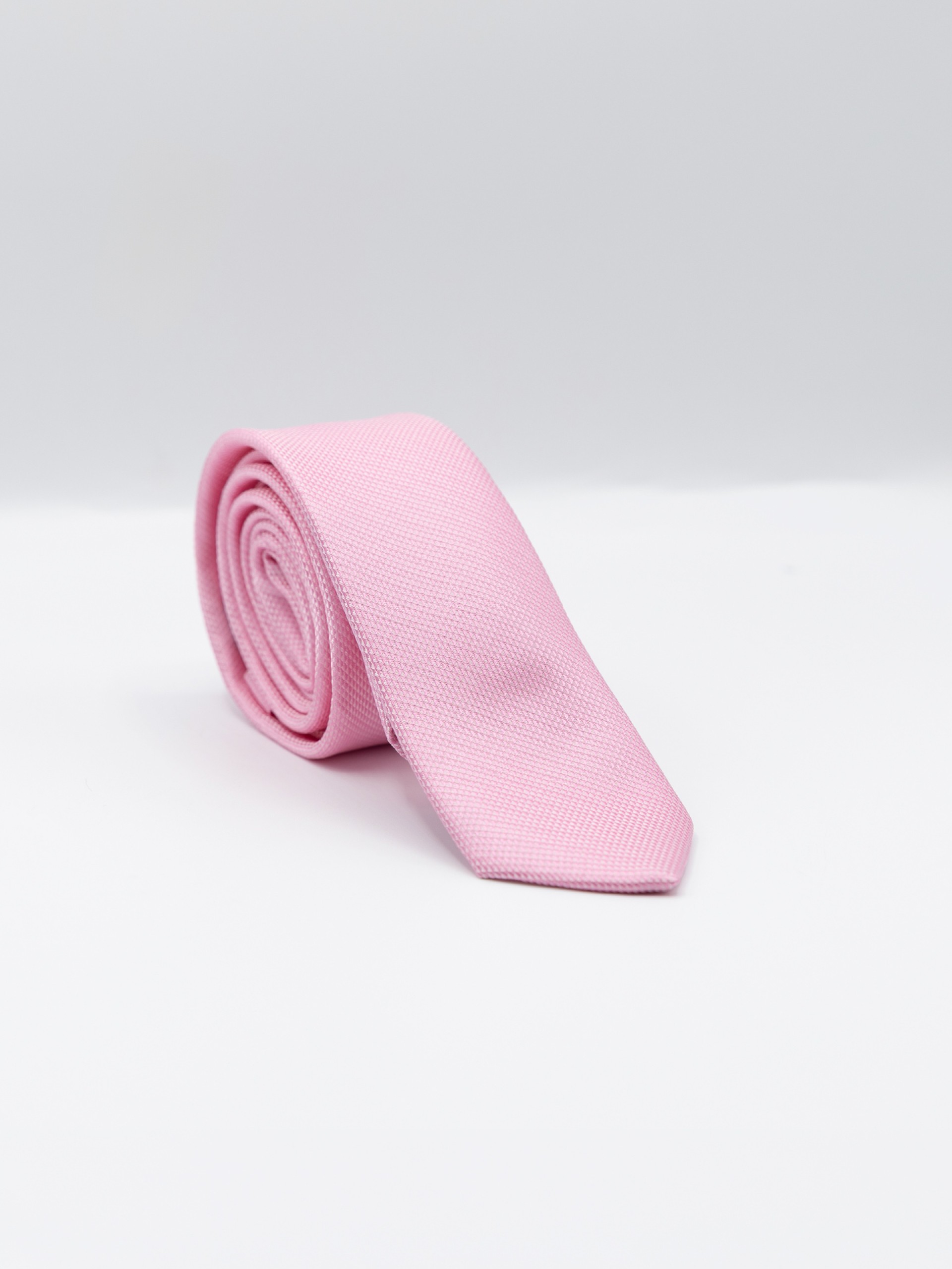 Elegant slim tie