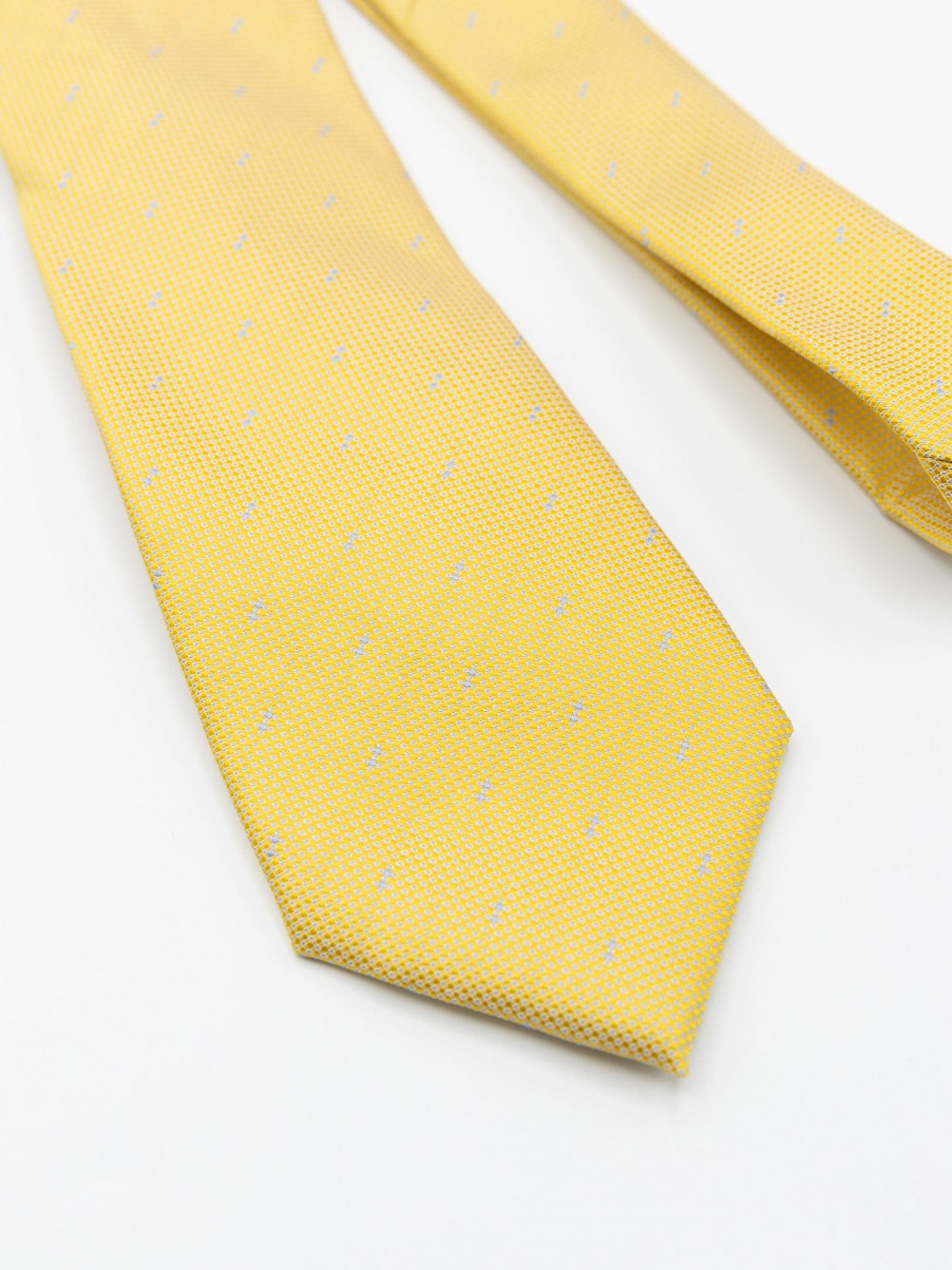 Elegant regular fit tie
