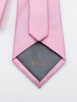 Elegant regular fit tie
