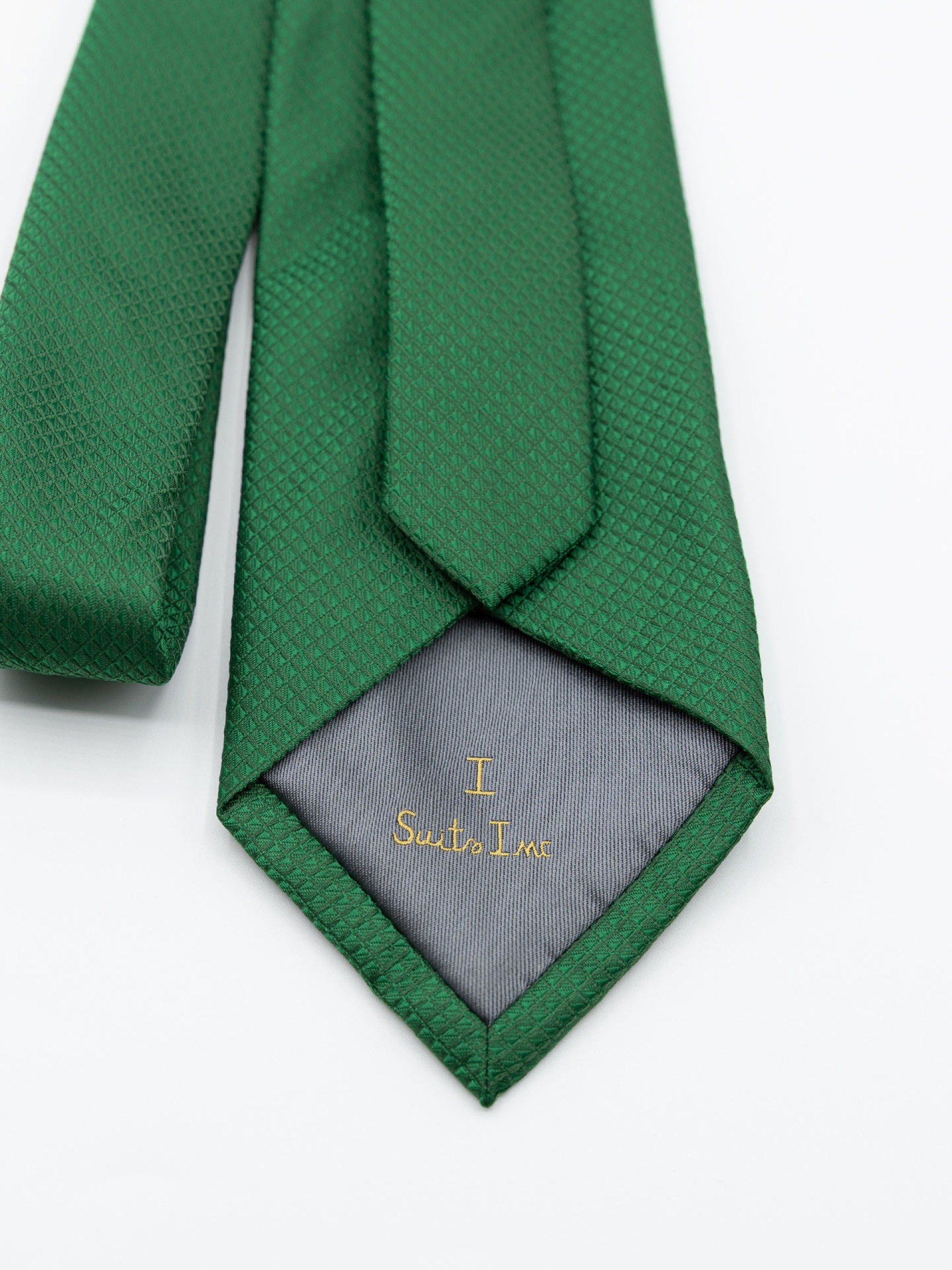 Elegant regular fit tie