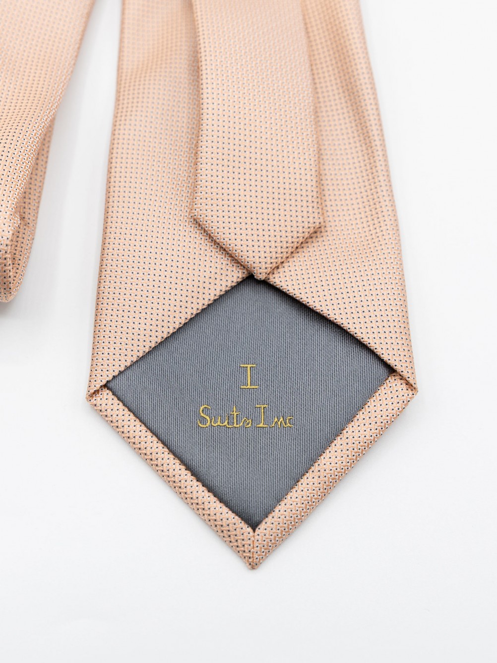 Elegant regular fit tie