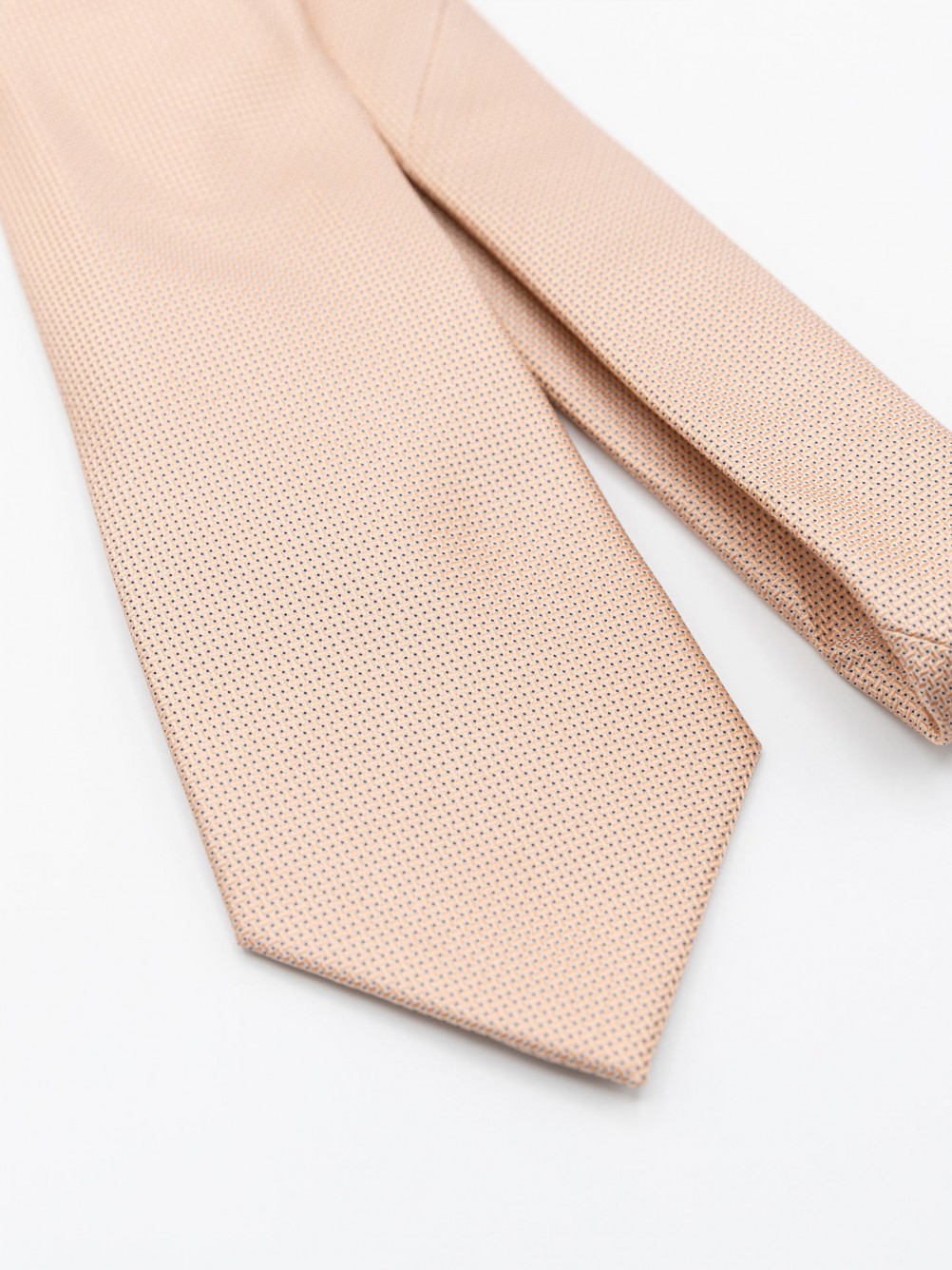 Elegant regular fit tie