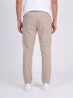 Calça casual lisa Tech Fit Calça casual lisa Tech Fit