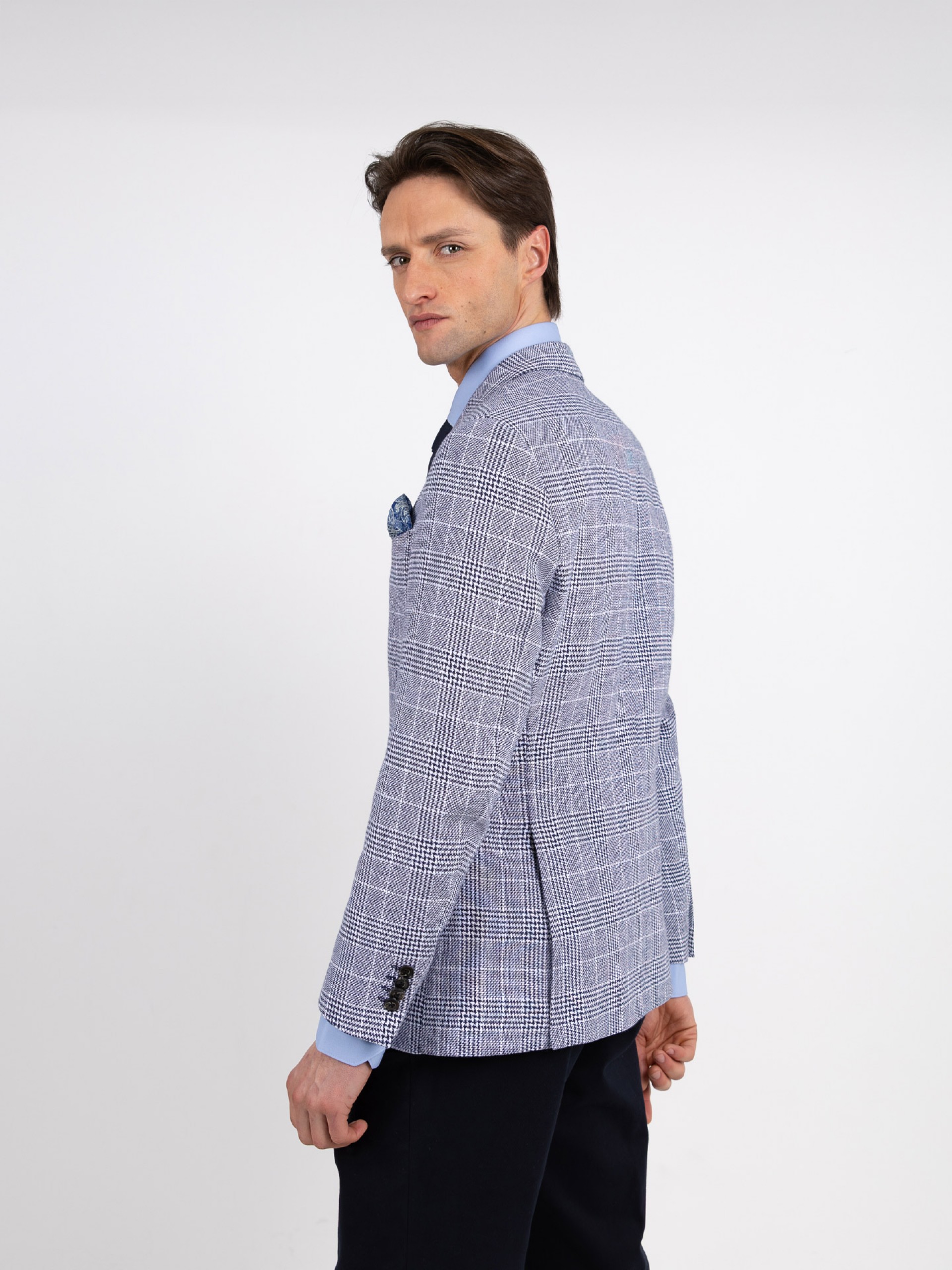Blazer de padrão xadrez com linho