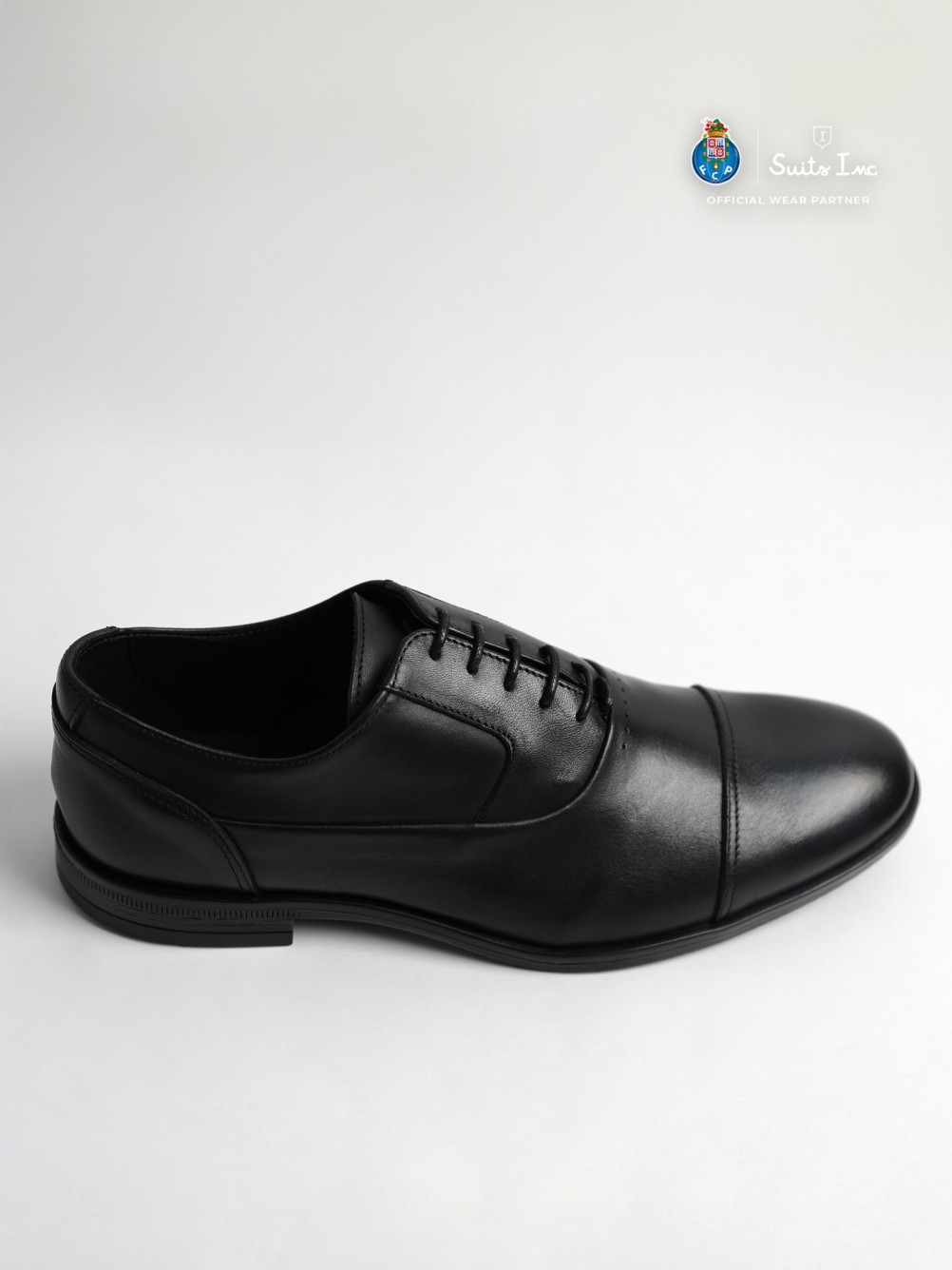 Sapato cl�ssico liso de pele