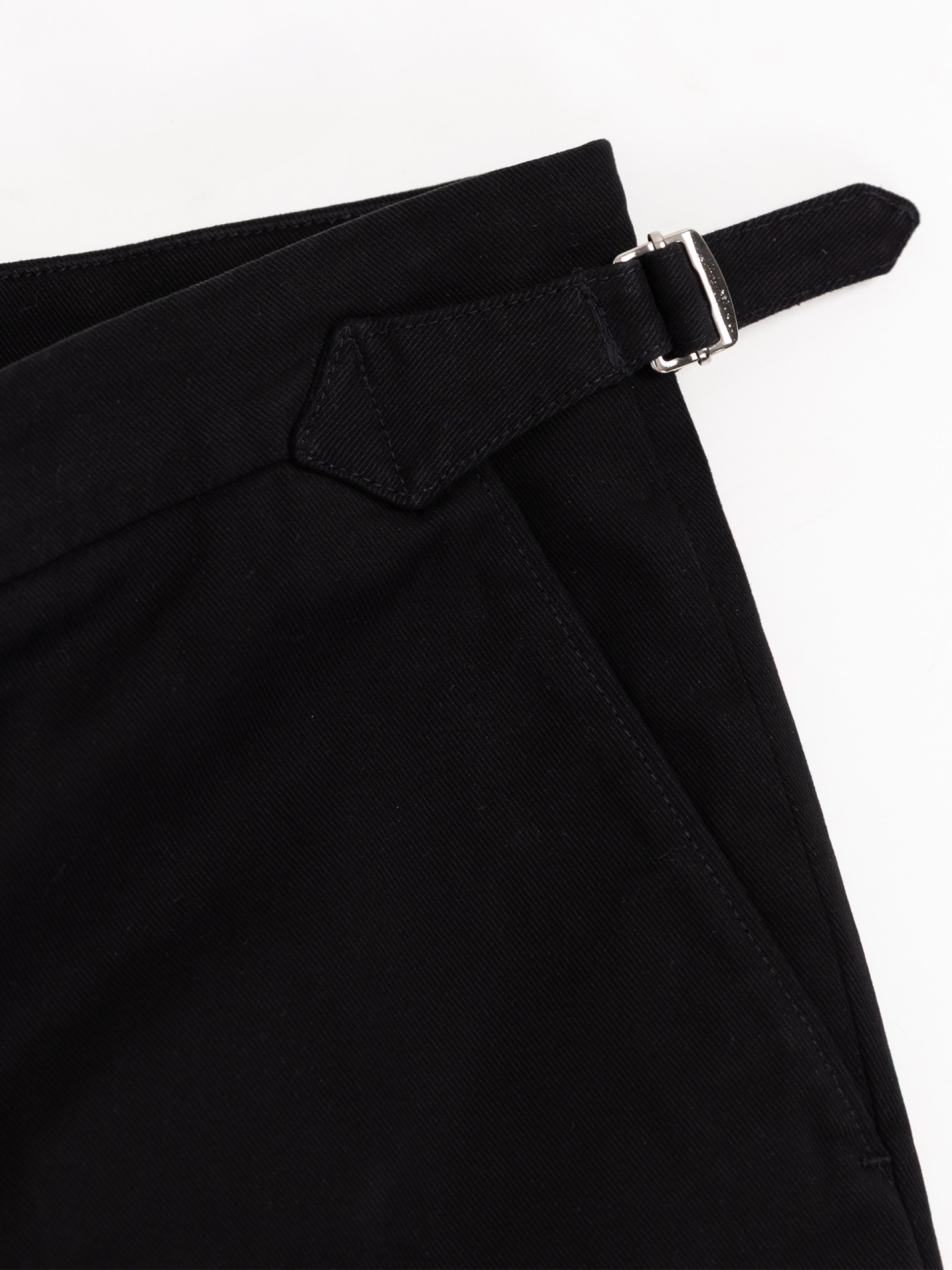 Calça chino ajustável