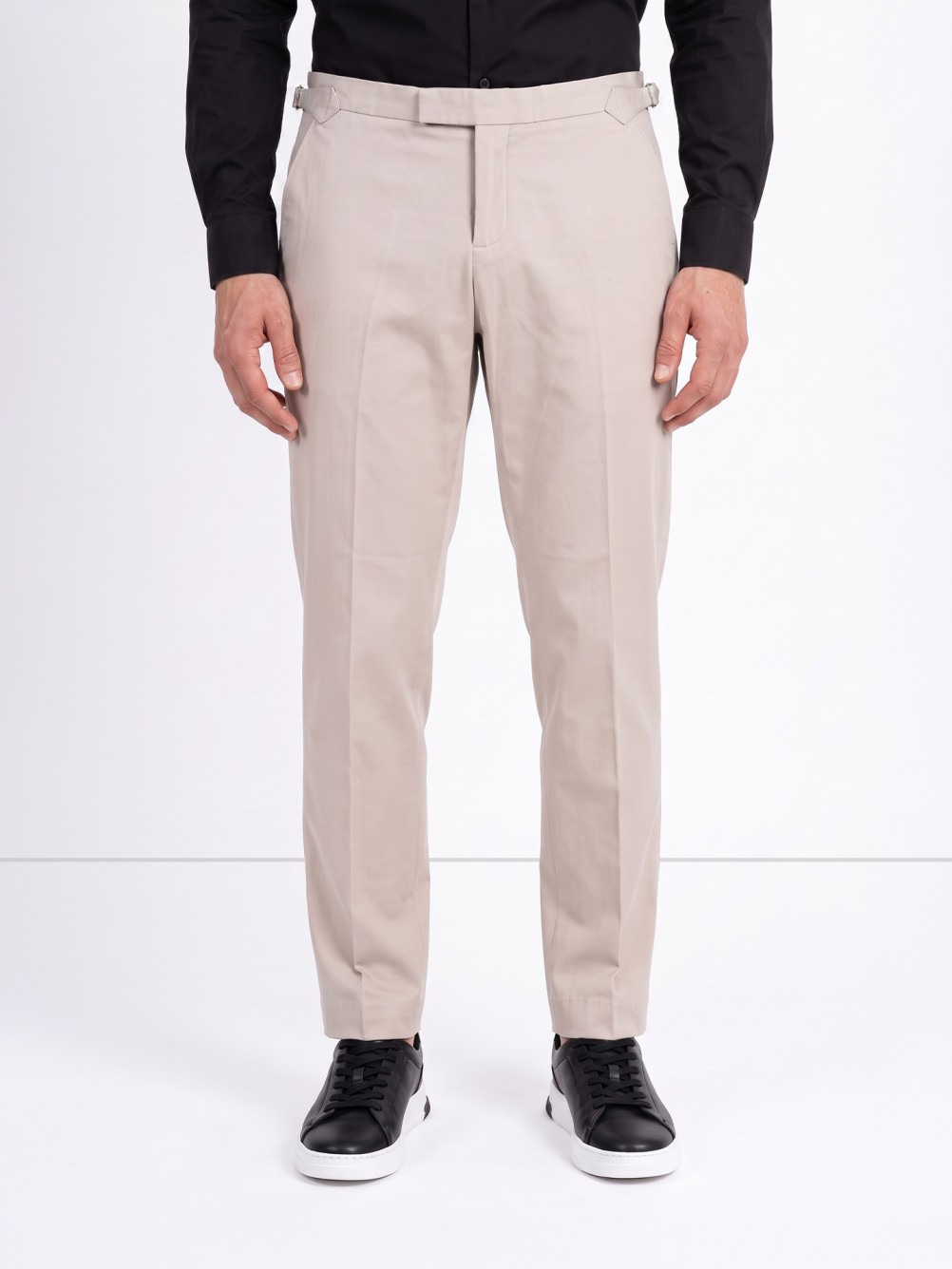Calça chino ajustável