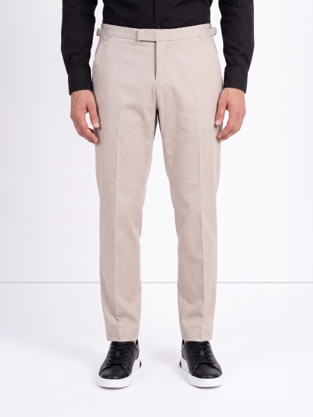 Cal�a chino ajust�vel