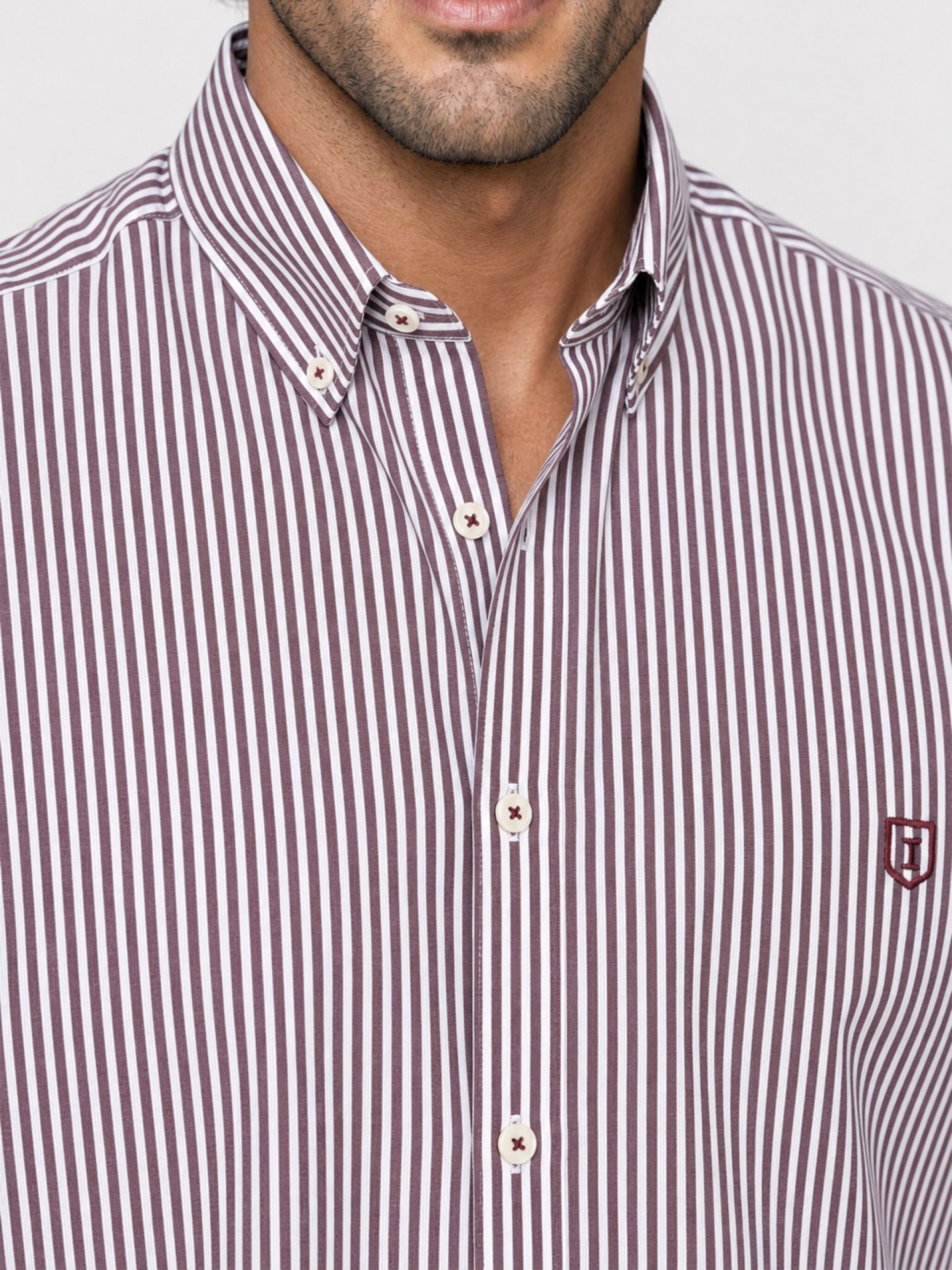 Camisa de algodão com padrão às riscas
