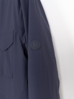 Blusão técnico com capuz Blusão técnico com capuz